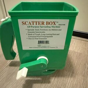 Seed grass fertilizer spreader